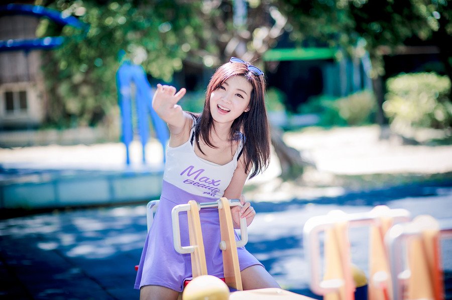 “结阵！”陈到眼见对方悍然动手，只能无奈的迎战，只是陆地上训练有素的军队，此刻在水中，面对敌军的冲击却显得有些混乱不堪，甚至在对方的猛冲撞过来之前，连一个简单的阵型都无法完成。